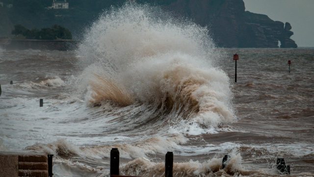 Δυσοίωνη πρόβλεψη: Έρχεται τεράστιο τσουνάμι τον Ιούλιο του 2025