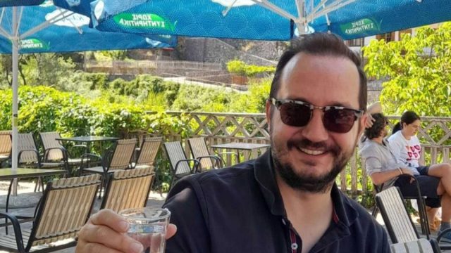Βασίλης Καλογήρου: Αποκλείονται τα παθολογικά αίτια για τον θάνατό του – Το σενάριο που μένει ανοιχτό