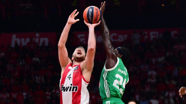 Euroleague: Σάσα Βεζένκοφ και Κέντρικ Ναν στην κορυφαία πεντάδα