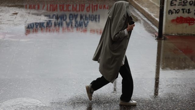Καιρός σήμερα 25/4: Ραγδαία επιδείνωση με καταιγίδες και χαλάζι – Η εκτίμηση Αρνιακού και Αρναούτογλου