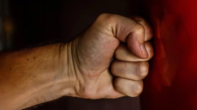 Σοκ στο Ηράκλειο: 28χρονος έπαιξε στοίχημα, έχασε μεγάλο ποσό και απείλησε να αυτοκτονήσει