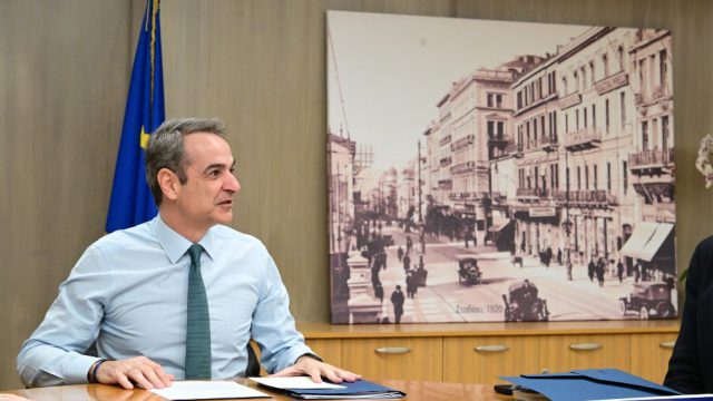 Ο «θυμός» του Μητσοτάκη με τον Άδωνι, το ΠΑΣΟΚ, οι νέες ομάδες στον ΣΥΡΙΖΑ και η συμφωνία του Κρητικού