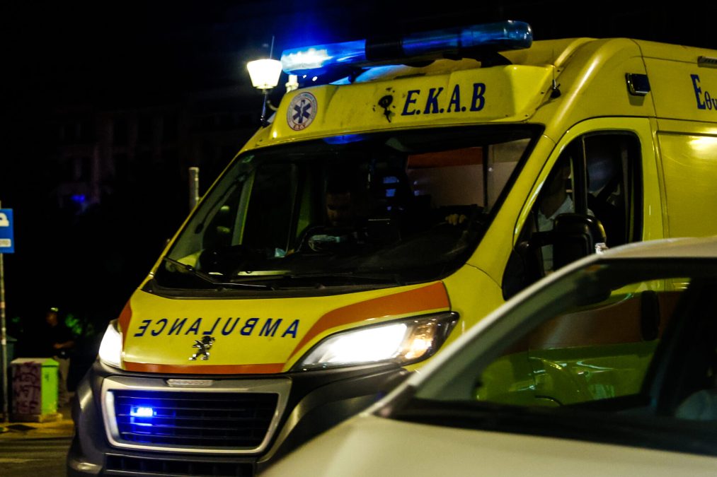 Σοβαρό τροχαίο στην Αργυρούπολη: 19χρονος παρέσυρε με το αυτοκίνητό του 18χρονο πεζό