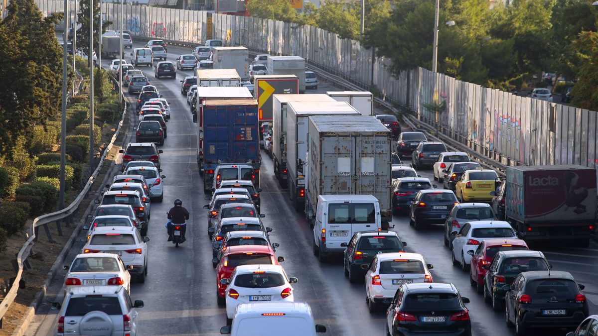 Τροχαίο στην Αττική Οδό: Σύγκρουση οχημάτων μετά την έξοδο της Αγίας Παρασκευής
