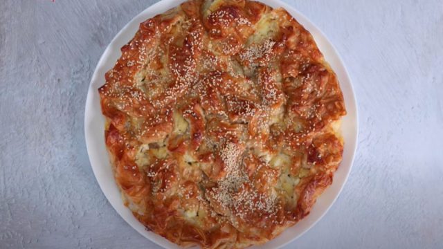 Τσαλακωτή τυρόπιτα: Έτοιμη σε λίγα λεπτά