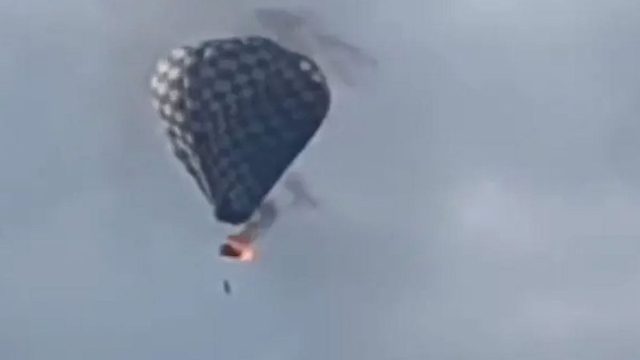 Βίντεο σοκ: Άνδρας σκοτώθηκε πέφτοντας από φλεγόμενο αερόστατο!