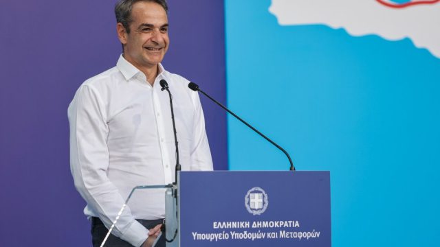 Η «μάχη της Κρήτης» ανάμεσα σε Μητσοτάκη – Ανδρουλάκη και η καμπάνα στον Κασσελάκη