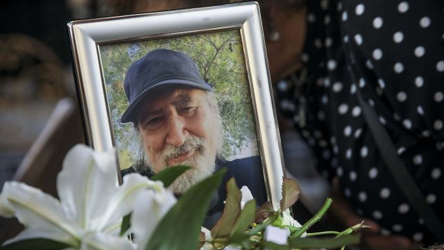 Χάρρυ Κλυνν: Ο χαρισματικός «Αριστοφάνης του καιρού μας» που έφυγε σαν σήμερα, 21 Μαΐου, από τη ζωή