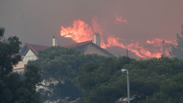 Η κλιματική αλλαγή απειλεί την Αθήνα: Ευάλωτη σε πλημμύρες, φωτιές και ακραία καιρικά φαινόμενα