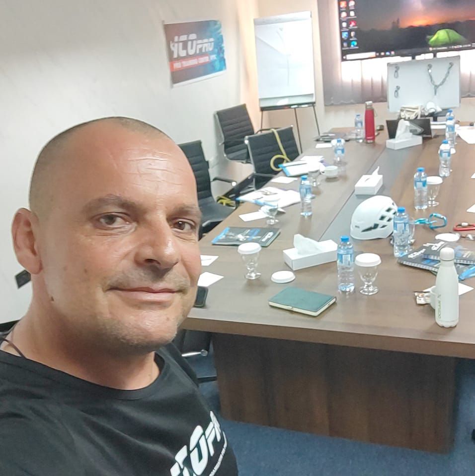 Νεκρός άνδρας