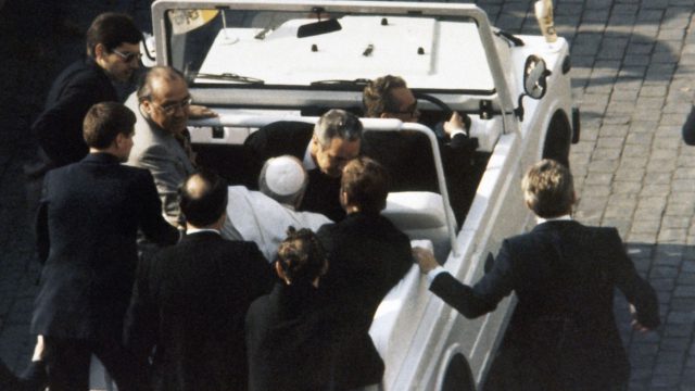 Σαν Σήμερα 13 Μαΐου 1981: Η απόπειρα δολοφονίας κατά του Πάπα Ιωάννη Παύλου Β΄