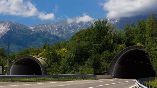 Ο νέος δρόμος της Ελλάδας με τις δίδυμες σήραγγες – Θα συνδέει 4 μεγάλους αυτοκινητόδρομους