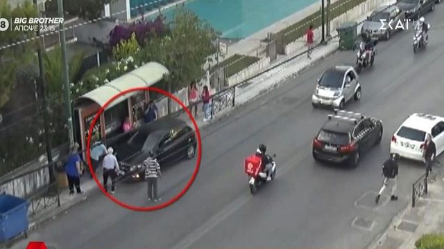 Χαλάνδρι: Με ψυχιατρικά προβλήματα ο οδηγός του ΙΧ – Έπεσε επίτηδες πάνω στη στάση, βρέθηκε αυτοτραυματισμένος από μαχαίρι λίγο μετά