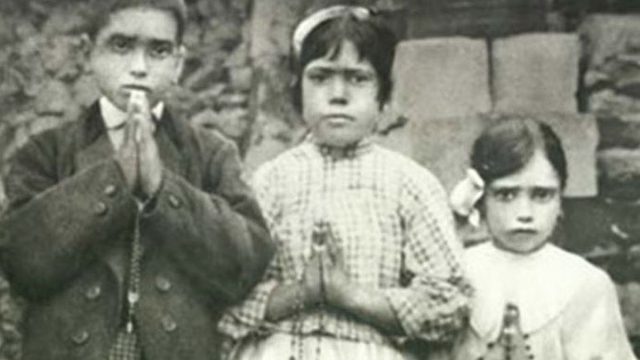 Σαν σήμερα, 13 Μαΐου 1917, πραγματοποιείται το θαύμα της Φάτιμα – Όταν 70.000 άνθρωποι έδωσαν το παρών σε χωριό της Πορτογαλίας για να δουν την Παναγία