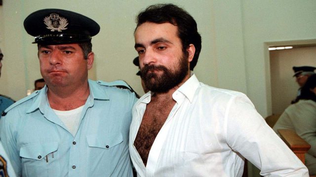 Σαν σήμερα, 20 Μαΐου 1996: Ο 24χρονος φοιτητής Νομικής Θεόφιλος Σεχίδης τεμάχισε τους γονείς, την αδελφή, τον θείο και τη γιαγιά του – Φύλαγε τους εγκεφάλους τους στο ψυγείο