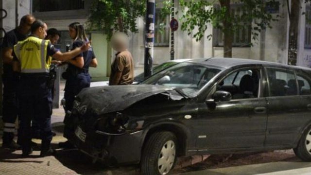 Λάρισα: Σοβαρό τροχαίο με τραυματίες μητέρα και παιδί (photos)