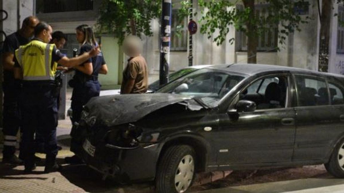 Λάρισα: Σοβαρό τροχαίο με τραυματίες μητέρα και παιδί (photos)