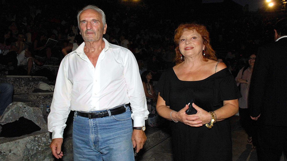 Νικήτας Τσακίρογλου για την σύζυγό του, Χρυσούλα Διαβάτη: «Βρίσκομαι κοντά της από χρέος και όχι από παρηγοριά»