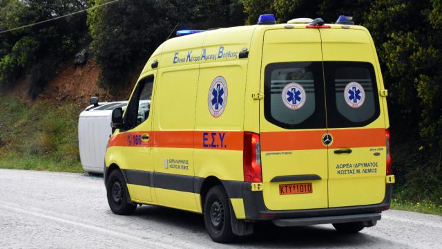 Αδιανόητο περιστατικό: Άνδρας έκοψε τις φλέβες του όταν δεν βρήκε υπάλληλο σε δημοτική υπηρεσία