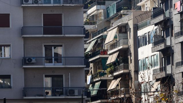 Φορολογικές ελαφρύνσεις για τα εισοδήματα από ενοίκια: Ποιοι κερδίζουν και πόσα