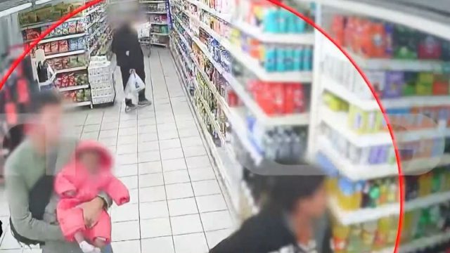 Βίντεο ντοκουμέντο: Η στιγμή της αρπαγής του μωρού που βρέθηκε δίπλα σε κάδο απορριμμάτων στον Άλιμο