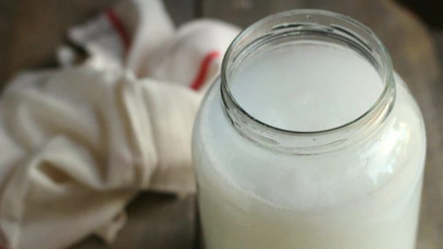 Σπιτικό απορρυπαντικό πλυντηρίου: Λαμπερά ρούχα με μόλις 10 ευρώ για όλο τον χρόνο