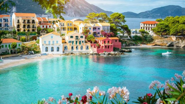 7 παραθαλάσσια γραφικά χωριά για αποδράσεις κάτω από τον ήλιο του καλοκαιριού