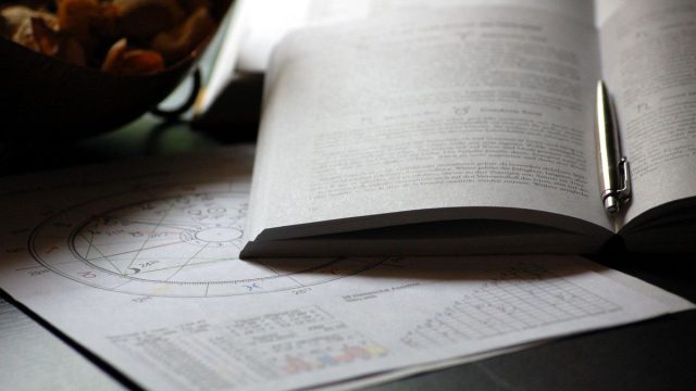 Ζώδια: Τι λένε τα άστρα για σήμερα, Δευτέρα 26 Μαΐου