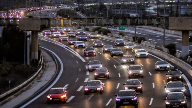 Αλλάζει ο ΚΟΚ: Στο στόχαστρο οι επικίνδυνοι οδηγοί και η χρήση κινητού
