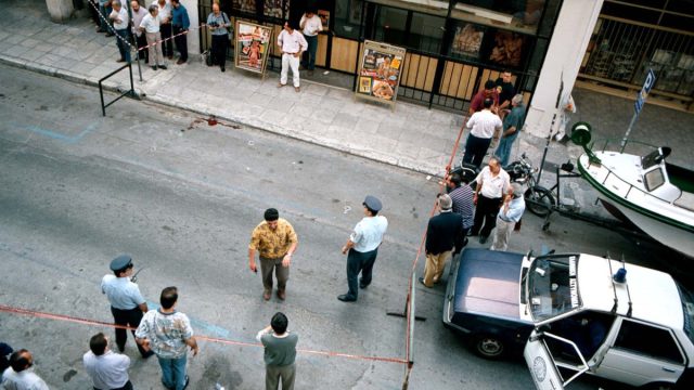 Κώστας Περατικός: Όταν η «17Ν» γάζωσε τον εφοπλιστή με 7 σφαίρες και διέφυγε με διερχόμενο ταξί