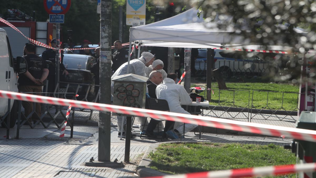 Εκρηκτικά και πυροκροτητές στο σπίτι της 39χρονης στη Θεσσαλονίκη: Ποια η σχέση της με τον «ληστή με τα τατουάζ»