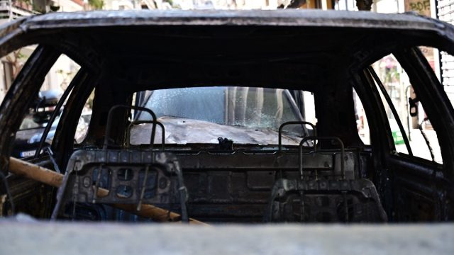 Αντίποινα… για την Νομική: Νύχτα έντασης στα Εξάρχεια με μολότοφ, πετροπόλεμο και επτά συλλήψεις