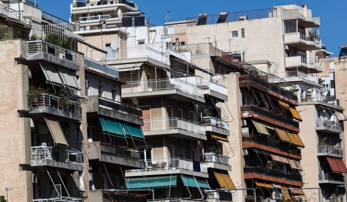 Έρχεται… σχέδιο για τη νέα φορολογική κλίμακα: Μείωση φόρων στα εισοδήματα από ενοίκια