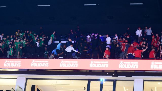 Final Four: Επεισόδια με οπαδούς Ολυμπιακού και Παναθηναϊκού πριν τον μικρό τελικό (video/photos)