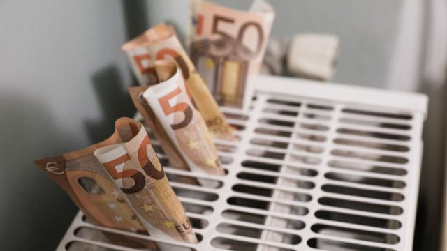 Επίδομα θέρμανσης: Πότε θα το δείτε στον λογαριασμός σας – Ποιοι δεν το δικαιούνται
