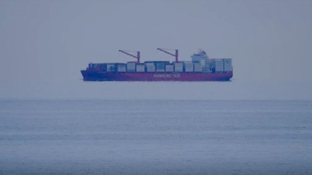 Πλοία πετούν, φαντάσματα κυκλοφορούν και πόλεις… αιωρούνται: Το σοκαριστικό φαινόμενο που βλέπουμε και στην Ελλάδα