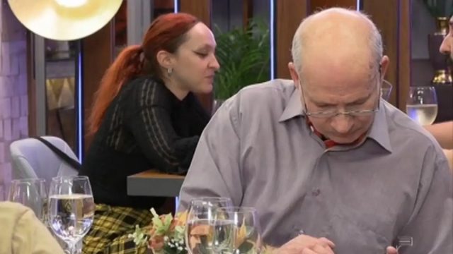 Το έπος του αιώνα στο First Dates: Έβλεπε… Ολυμπιακό όσο ήταν στο ραντεβού!