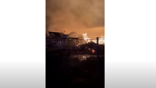 Τρίκαλα: Κάηκε ολοσχερώς μεγάλη βιοτεχνία