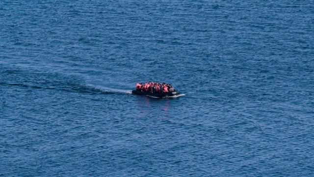 Δραματική η κατάσταση στη Γαύδο: 5 σκάφη εγκατέλειψαν περίπου 250 μετανάστες
