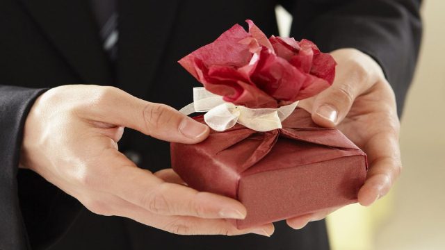 Ποιοι γιορτάζουν σήμερα, Παρασκευή 16 Μαΐου, σύμφωνα με το εορτολόγιο;