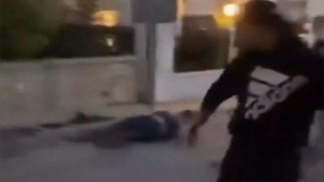 Ξυλοδαρμός 48χρονου στα Γλυκά Νερά: Προφυλακιστέος ο 17χρονος – «Μια μπουνιά του έδωσα»