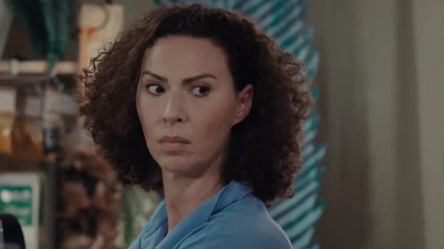 Η Γη της Ελιάς 21/5: Η διαθήκη της Αρετής ανοίγει και φέρνει ανατροπές