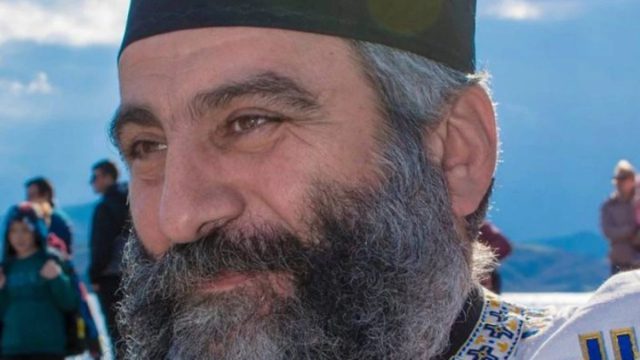 Νεκτάριος Μπουλιτσάκης: Ο ήρωας Κρητικός ιερέας που έσωσε τη ζωή 2χρονου αγοριού στη Λήμνο