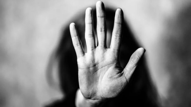 Αδιανόητο σκηνικό στη Θεσσαλονίκη: Συνελήφθη 93χρονος που ξυλοκόπησε με μπαστούνι την 86χρονη σύζυγό του
