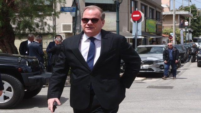 Ο Καραμανλής στο επίκεντρο, το Μαξίμου, η προανακριτική και το παρασκήνιο της μάζωξης της Λούκας Κατσέλη