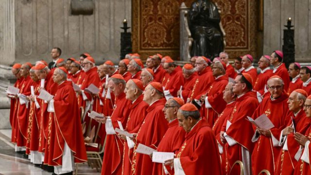 Το Βατικανό σε σταυροδρόμι: Μεγάλη αντιπαράθεση για την δομή της Καθολικής Εκκλησίας