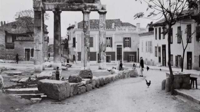 Κουίζ για την παλιά Αθήνα: Αναγνωρίζεις αυτή την γειτονιά; Και όμως, την ξέρεις!