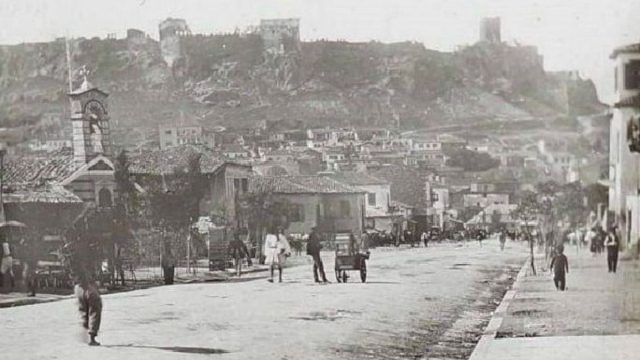 Κουίζ για την παλιά Αθήνα: Μπορείς να αναγνωρίσεις την οδό της φωτογραφίας;