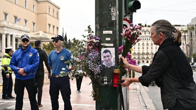 Τροχαίο στη Βουλή: Οργή της οικογένειας του 21χρονου Ιάσονα Λαλαούνη – Η απόφαση του αστυνομικού της Βουλής