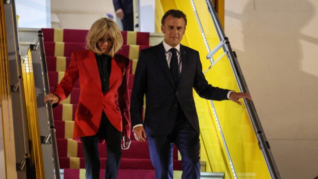 Ζεύγος Μακρόν: Το διαδίκτυο «βρήκε» την αιτία του καβγά και είναι η πρόεδρος άλλης χώρας